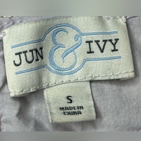 Jun & Ivy Lilac Eyelet Lace Top with Ruffled Sleeves - Picture 3 of 4